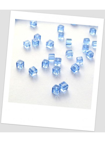 Бусина стеклянная полупрозрачная  голубая граненая, форма: куб, 5х5 мм , упаковка - 30 шт.(id:150028)