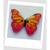 Пуговица деревянная в формі метелика, колір розово-оранжевый, розмір 28 х21 мм, толщина 3мм, розмір отверстия 1,5 мм (id: 720024)